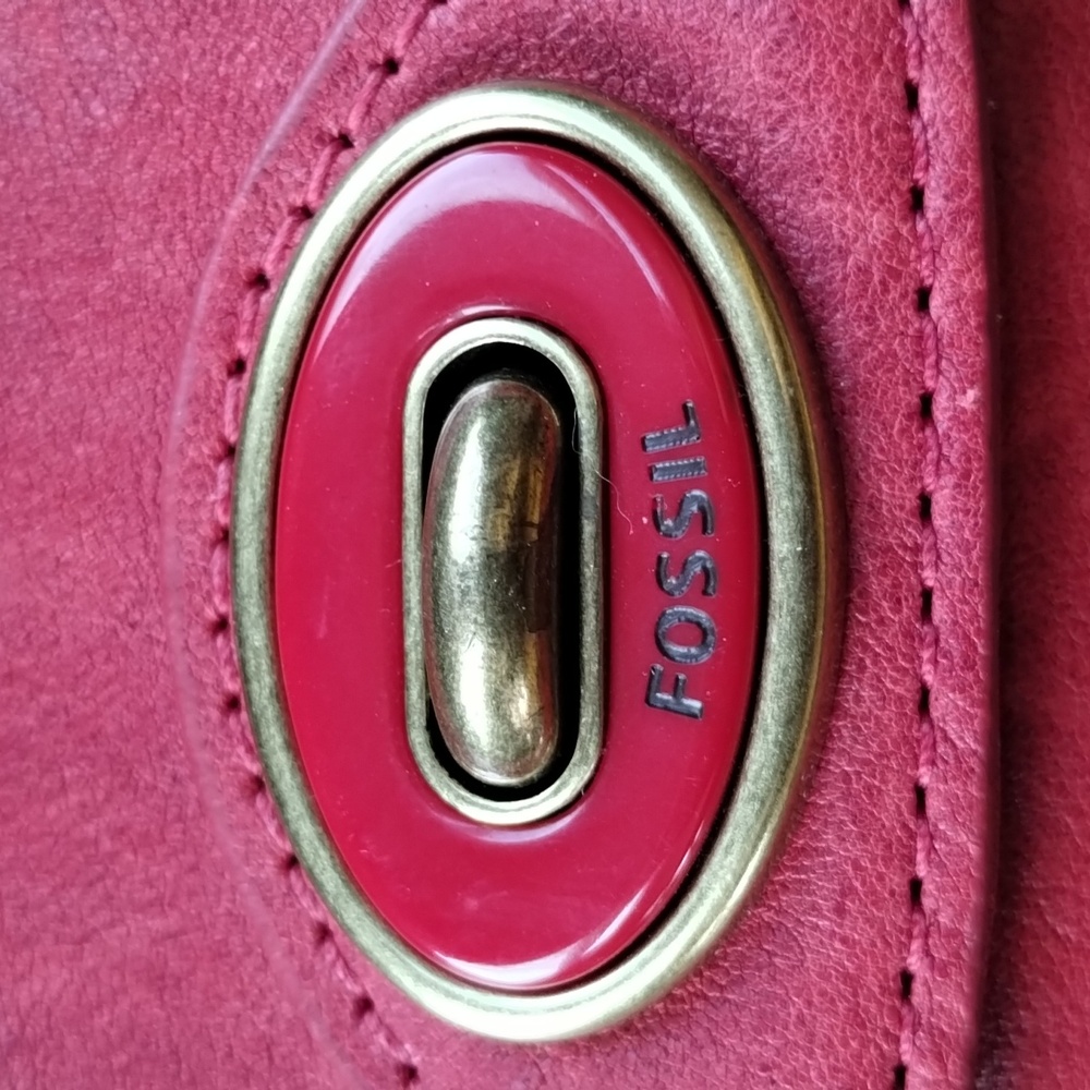 Fossil Crossbody Red Leather Bag Key FOB Keychain Purse NWT - Picture 11 of 11
